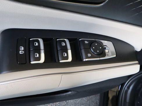 Used 2021 Kia Sorento S FWD image 19