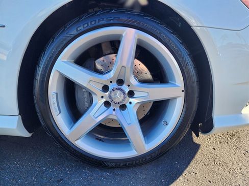 Used 2016 Mercedes-Benz SL 550 w/ Driver Assistance Package image 31