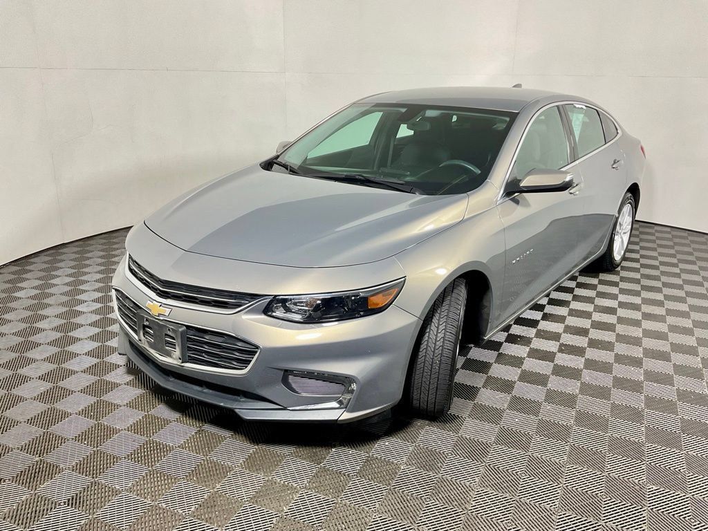 Used 2017 Chevrolet Malibu LT FWD image 8