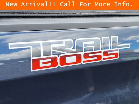 Used 2021 Chevrolet Silverado 1500 LT Trail Boss AWD/4WD image 9