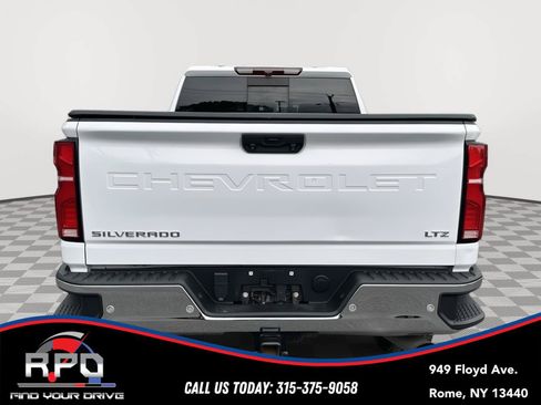 Used 2024 Chevrolet Silverado 2500 LTZ w/ LTZ Convenience Package AWD/4WD image 4