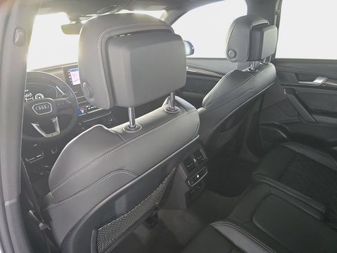Used 2023 Audi SQ5 Prestige w/ Prestige Package AWD/4WD image 12