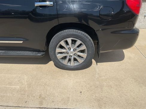 Used 2017 Toyota Sequoia Limited image 5