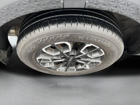 Used 2024 Hyundai Santa Cruz SE image 9