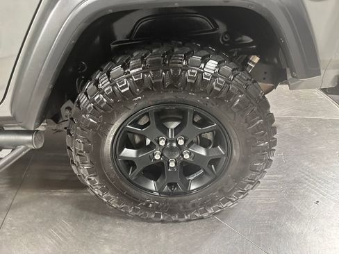 Used 2020 Jeep Wrangler Unlimited Sport image 12