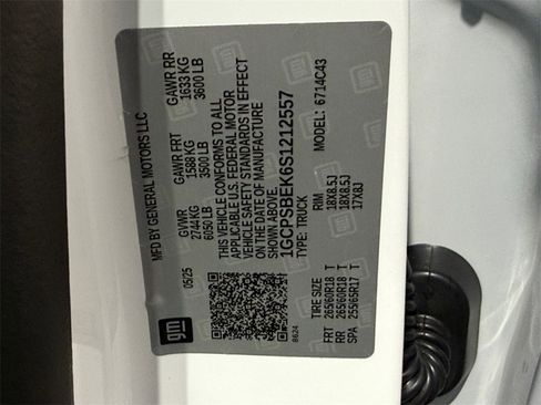 Used 2025 Chevrolet Colorado W/T w/ WT Custom Package image 24