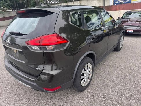 Used 2017 Nissan Rogue S AWD/4WD image 5
