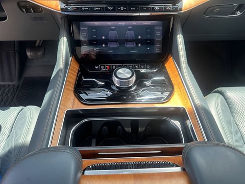 Used 2022 Jeep Grand Wagoneer Series III w/ Rear Seat Video Group 1 image 35