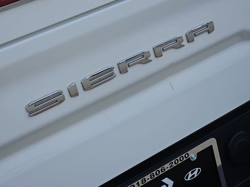 Used 2021 GMC Sierra 1500 AT4 w/ AT4 Value Package AWD/4WD image 7