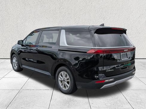 Used 2024 Kia Carnival LX FWD image 5