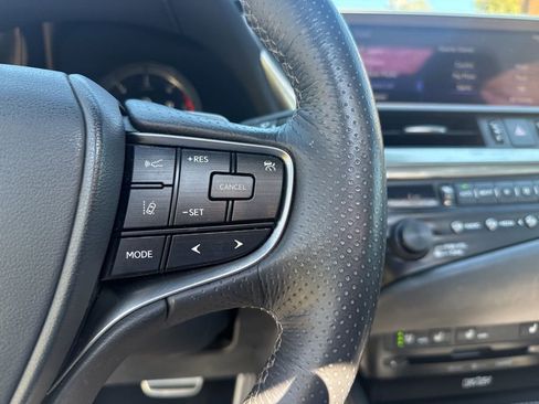 Used 2019 Lexus ES 350 F Sport w/ Accessory Package image 19