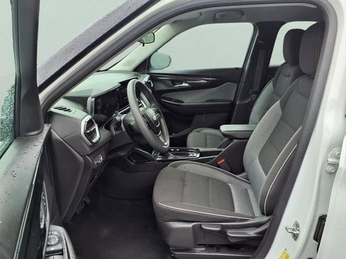 Used 2025 Chevrolet TrailBlazer LT FWD image 13