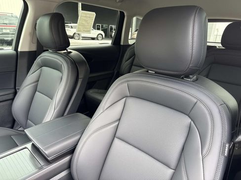 New 2026 Lincoln Nautilus Premier AWD/4WD image 21