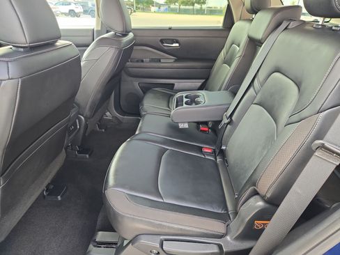 Used 2025 Nissan Pathfinder SL FWD image 27
