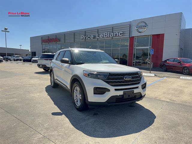 Used 2021 Ford Explorer XLT RWD image 2