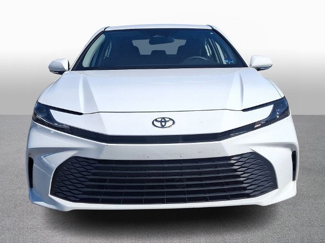 Used 2025 Toyota Camry LE FWD image 2