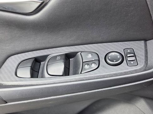 Used 2023 Nissan Sentra SV FWD image 17