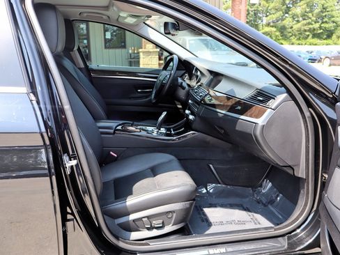 Used 2011 BMW 550i Sedan RWD image 14