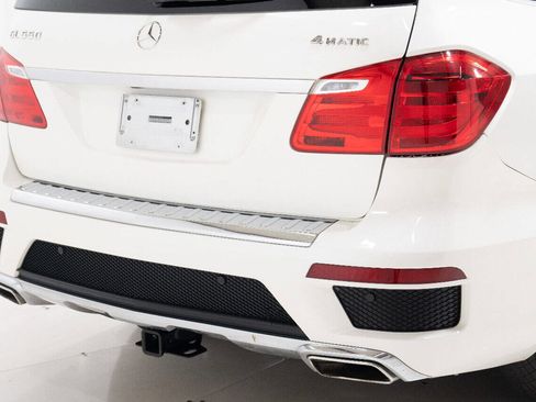 Used 2014 Mercedes-Benz GL 550 GL 550 4MATIC AWD 4dr SUV image 20