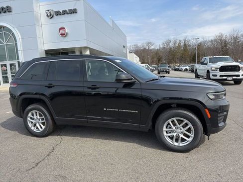 New 2026 Jeep Grand Cherokee Laredo X AWD/4WD image 2