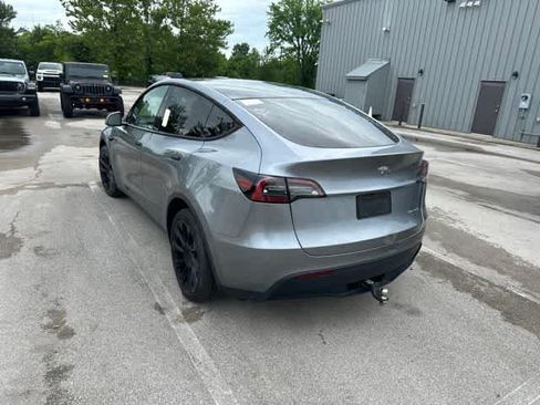 Used 2024 Tesla Model Y Long Range AWD/4WD image 12