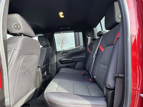 Used 2025 Chevrolet Colorado Z71 image 13