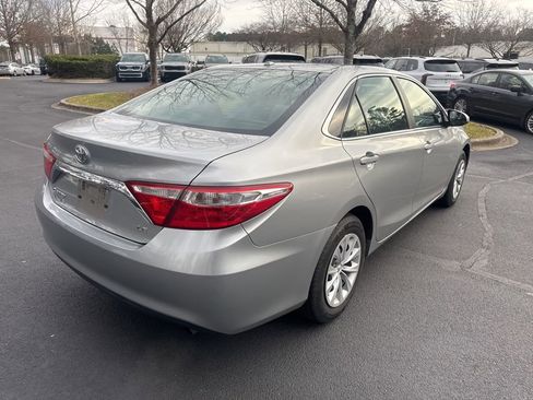 Used 2015 Toyota Camry LE image 15