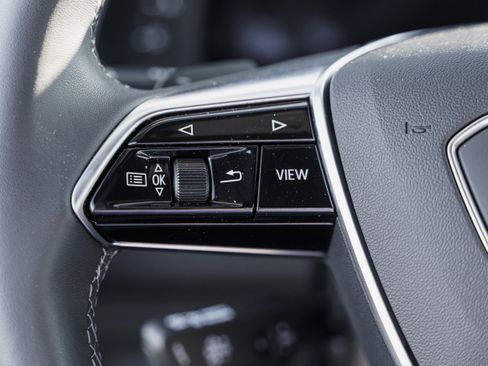 Used 2025 Audi A6 Premium Plus w/ Driver Assistance Package image 27