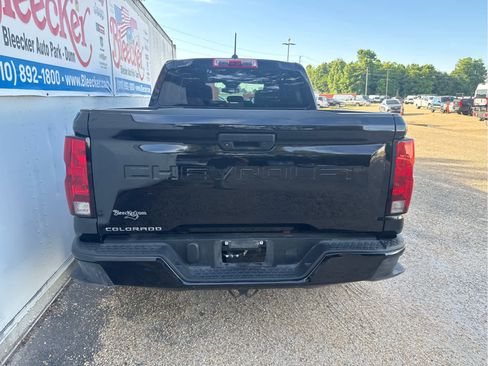 Used 2023 Chevrolet Colorado W/T RWD image 4