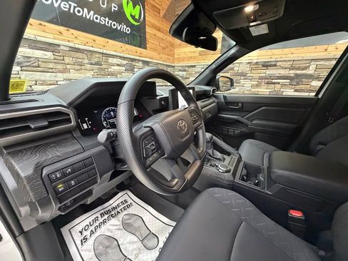 Used 2026 Toyota Tacoma SR w/ SR Upgrade Package AWD/4WD image 10