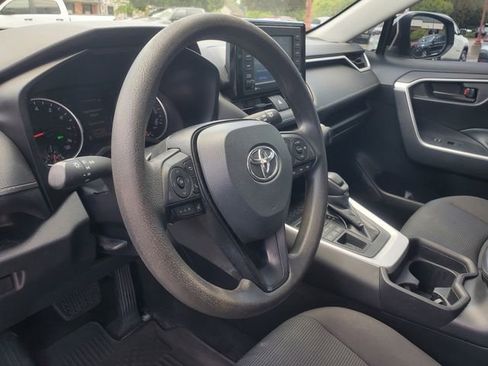 Used 2020 Toyota RAV4 LE image 15