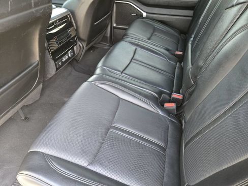 Used 2024 Jeep Wagoneer L Series II w/ Flexible Seating Group RWD image 29
