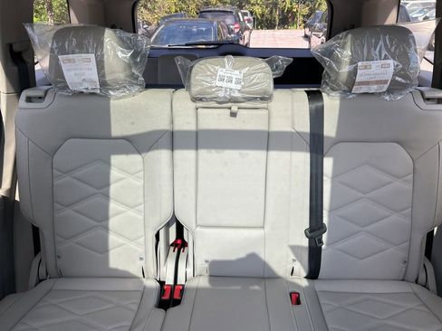 New 2026 Volkswagen Atlas SE image 14