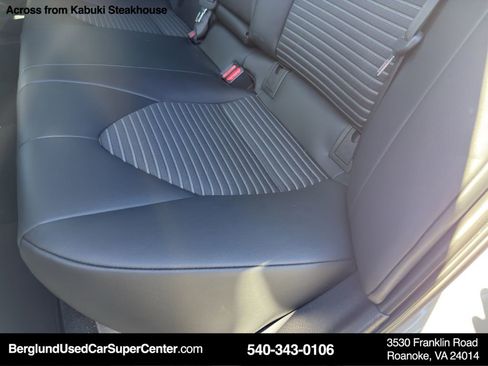 Used 2022 Toyota Camry SE image 33