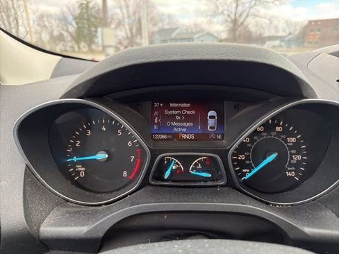 Used 2017 Ford Escape SE w/ SE Cold Weather Package AWD/4WD image 19