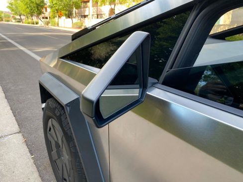 Used 2025 Tesla Cybertruck AWD Crew Cab image 11
