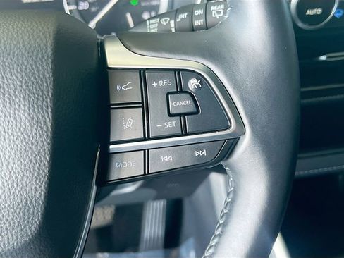 Used 2021 Toyota Highlander XSE image 17