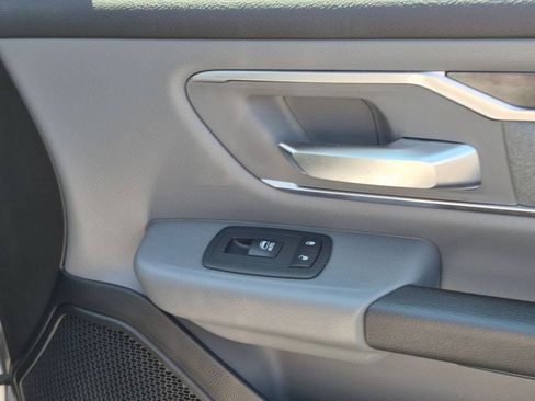 Used 2019 RAM 1500 Big Horn AWD/4WD image 32