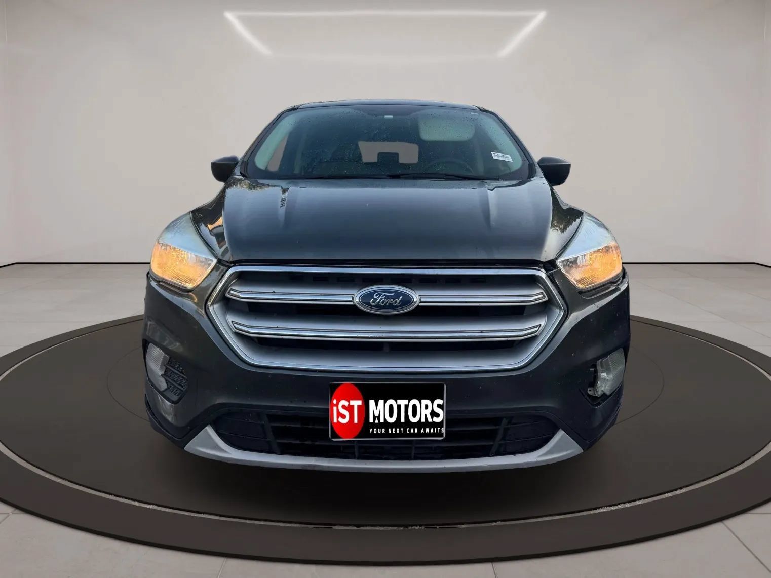 Used 2017 Ford Escape SE FWD image 3