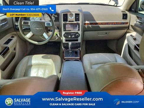 Used 2009 Chrysler 300 C RWD image 11