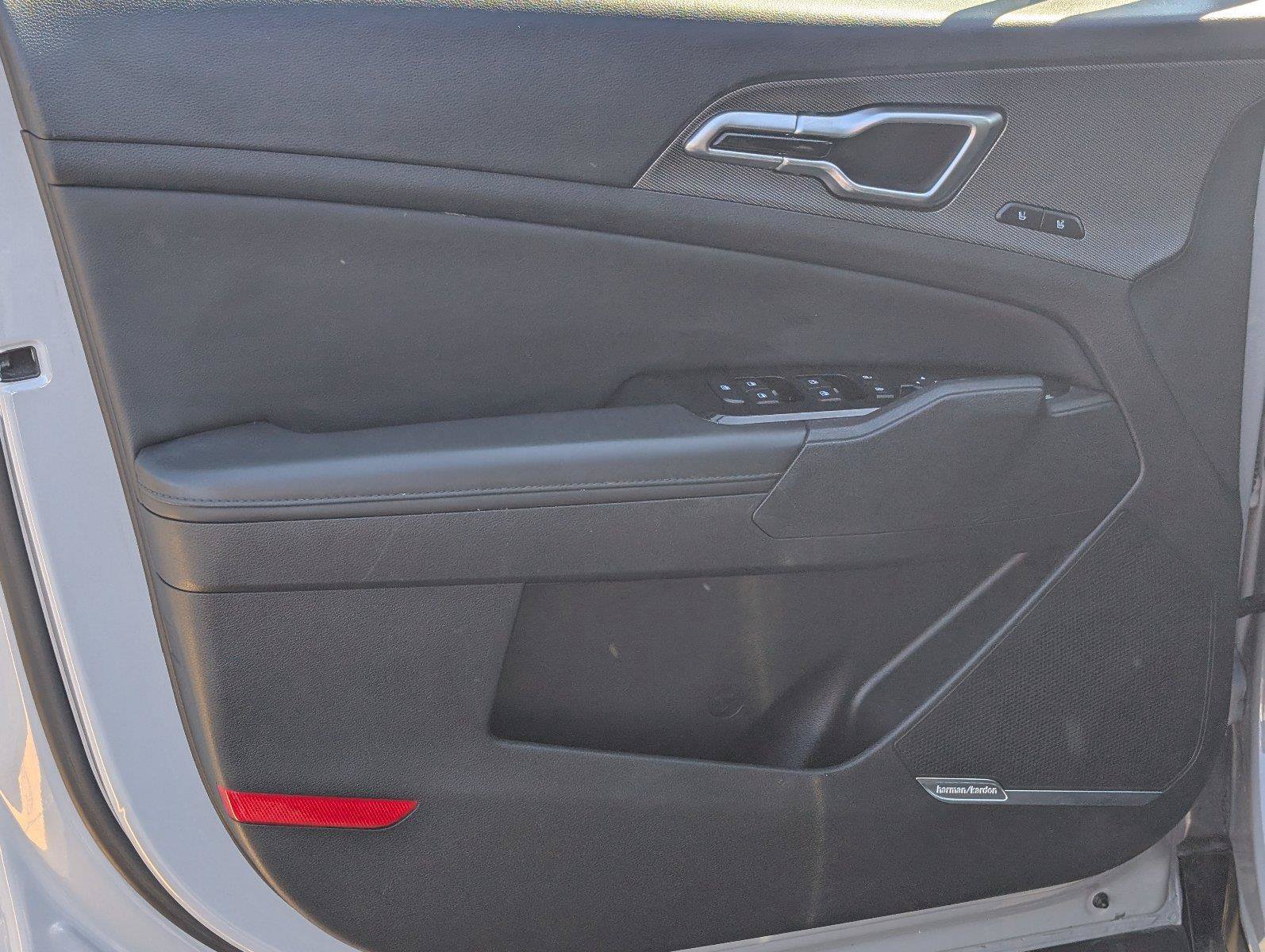 Used 2025 Kia Sportage SX FWD image 12
