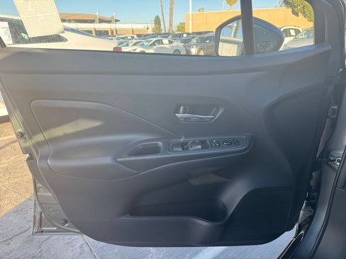 Used 2025 Nissan Versa SV FWD image 18