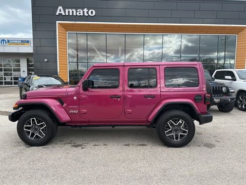 Used 2024 Jeep Wrangler Sahara w/ Technology Group image 9