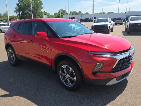 Used 2024 Chevrolet Blazer LT FWD image 8