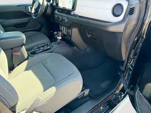 Used 2024 Jeep Wrangler Sport S image 14
