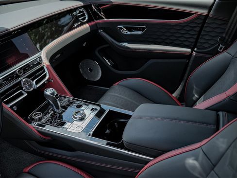 New 2025 Bentley Flying Spur Plug-In Hybrid image 19