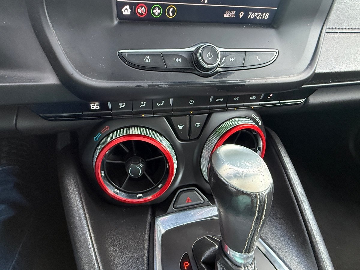 Used 2020 Chevrolet Camaro LT RWD image 25