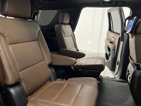 Used 2022 Chevrolet Tahoe High Country image 18