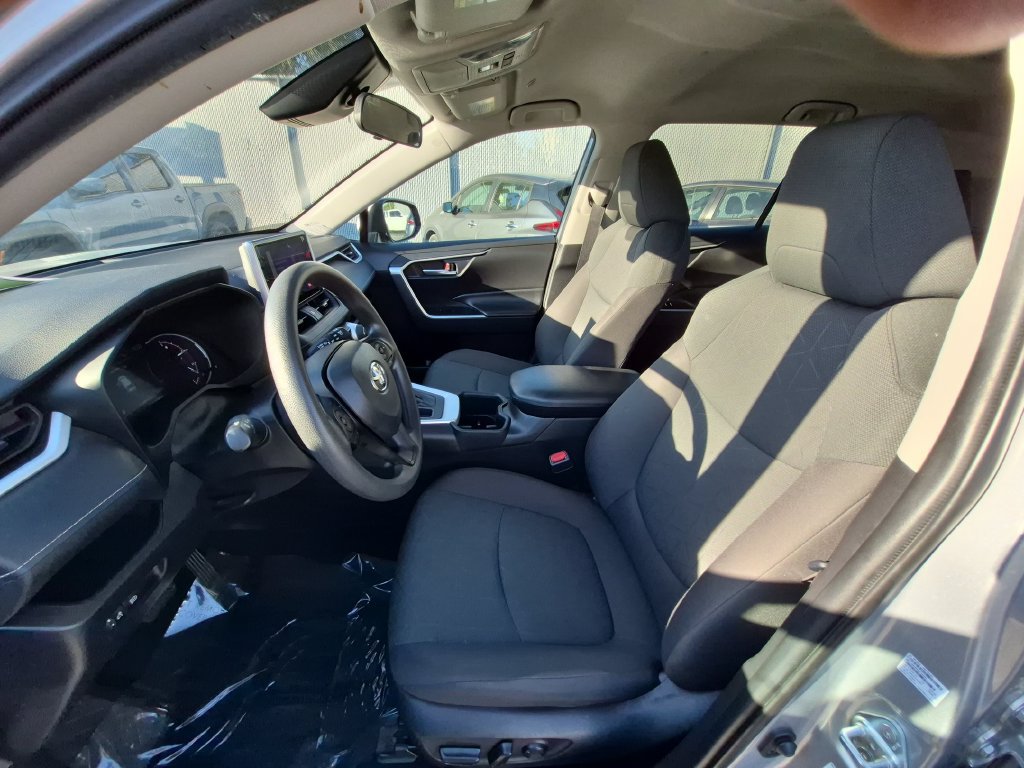 Used 2024 Toyota RAV4 XLE AWD/4WD image 15
