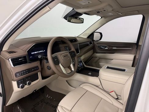 Used 2023 GMC Yukon Denali w/ LPO, Floor Liner Package AWD/4WD image 4